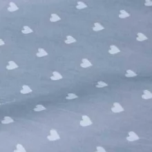 Белые сердца на сером