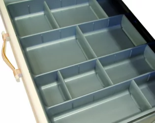 Стол с 3 ящиками (с системой плавного закрывания) Милана 23.92 Сосна Астрид/Ваниль