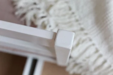 Софа в белом цвете с ящиками