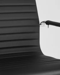 Кресло руководителя ТопЧаирс Ситй Черное / TopChairs City