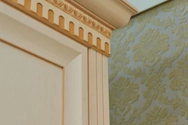 Шкаф многоцелевого назначения Марлен 495 Кремовый белый Патина