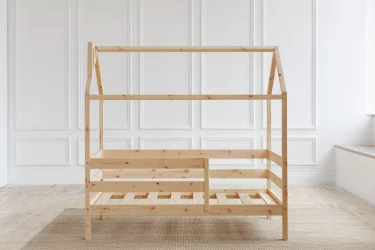 Кровать-домик в натуральном цвете