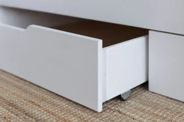 Софа в белом цвете с ящиками