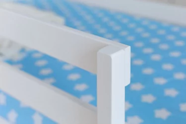 Кровать-домик двухъярусный белый