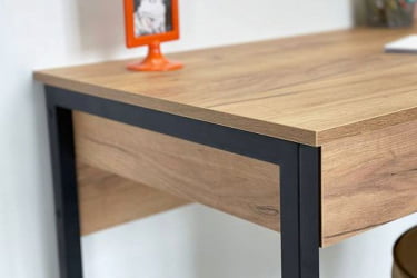 Детский маленький стол SMU-01 белое дерево/белый муар