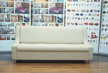 Диван офисный тройной Клерк 9 бежевый Ecotex 3014