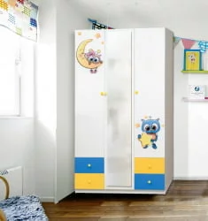 Шкаф 3-х дверный с ящиками, зеркалом и фотопечатью Совята 3.2 Белый/Желтый/Синий