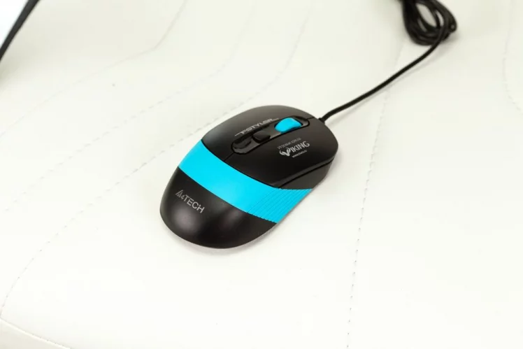 Геймерское кресло Бюрократ ZOMBIE RUNNER Белый-голубой_10