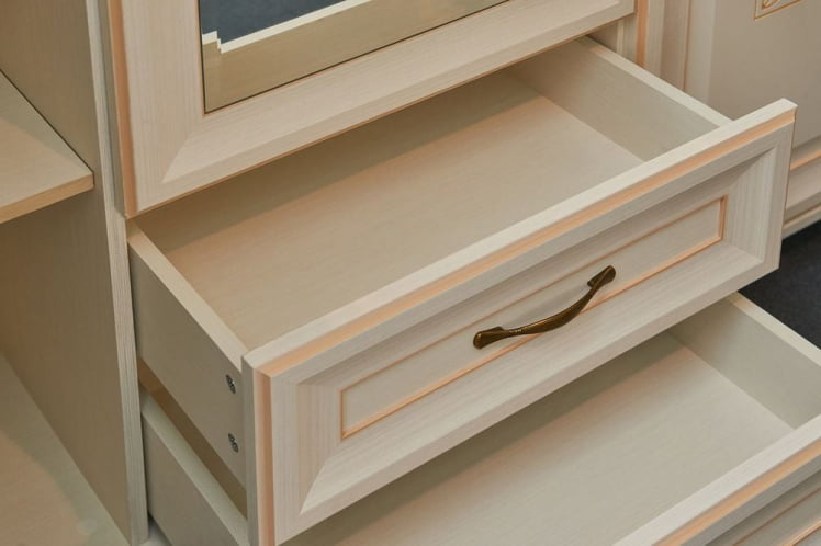 Комплект мебели для спальни Марлен №5 Кремовый белый Патина_3