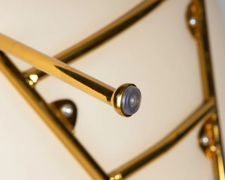 Кресло дизайнерское DOBRIN EMILY gold Белый винил YP17_11