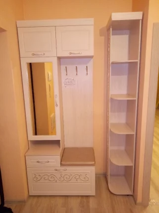 Панель с крючками и зеркалом (лев/прав) Тиффани 47.08.1 Сосна Астрид Мелинга Игуана Бежевый_9