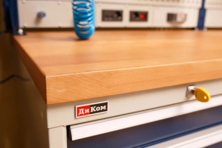 Верстак ВС-200-04 Ф + Экран ВС-200-Э1_4