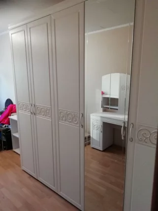 Шкаф трехдверный с зеркалом Тиффани 93.12_9